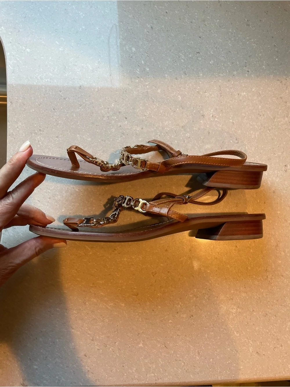 Tory Burch Gemini Link T-Strap Sandals | Cognac Brown